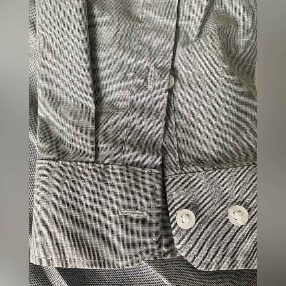 #13 H&M Slim Fit, Easy Iron button-up dress shirt. Size XL - Picture 5 of 5